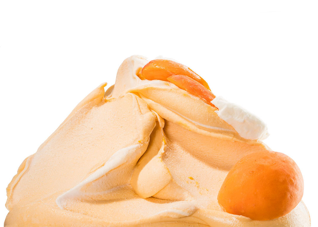 Skyr with Apricot Ice Cream